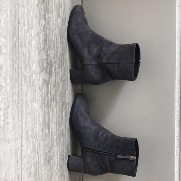 Versatile, stylish gray “Corsa” booties - Picture 2 of 5